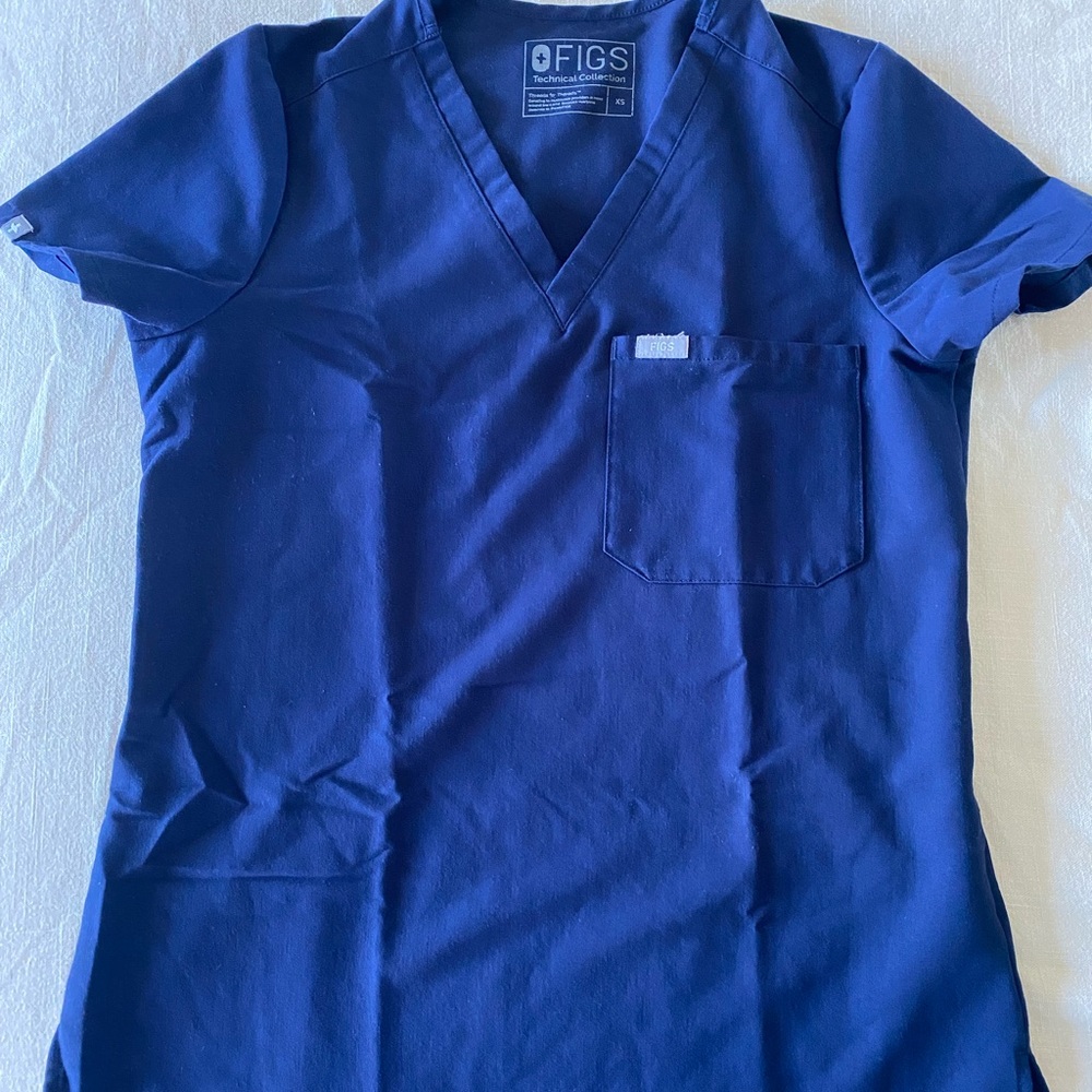 SOLD — Set of 5 FIGS scrub tops (XS) — EXCELLENT CONDITION